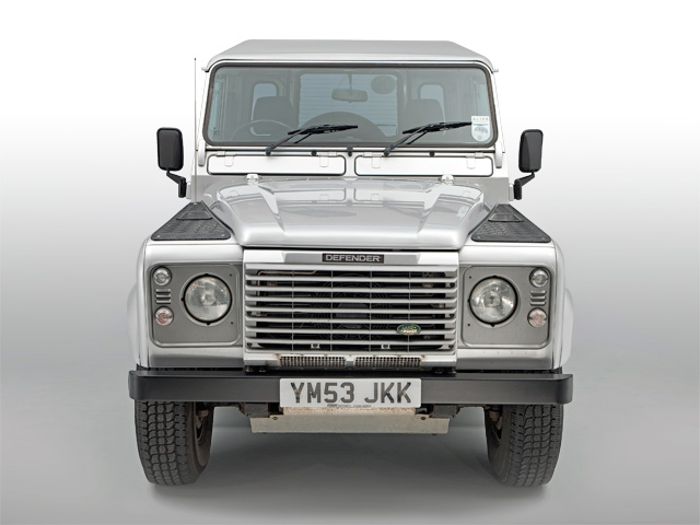 Land Rover Defender Td5 front
